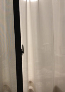 夜でも透けない！？ニトリの採光・遮像・UVカットレースカーテン「Nナチュレシャイン」、子ども部屋に新調 | 家しごと。